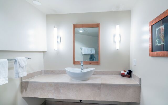 Ice House Suites and Condominiums