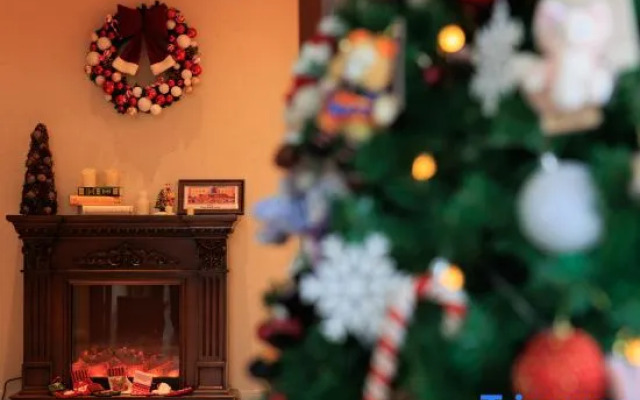 Pick up the moon parent-child hotel