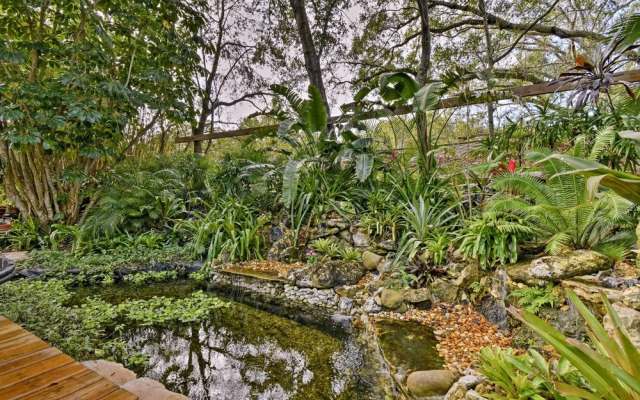 Sarasota Bungalow w/ Pergola, Garden & Waterfalls!