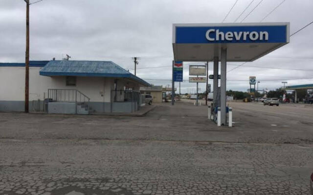 Knights Inn - George West