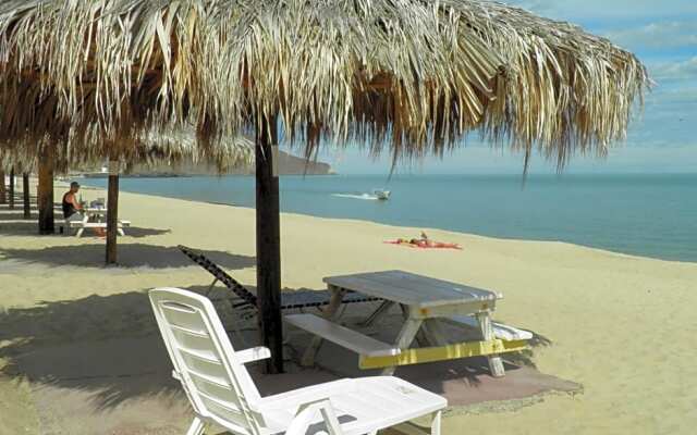 #52 Bungalow Seaside Hotel & Victors RV Park