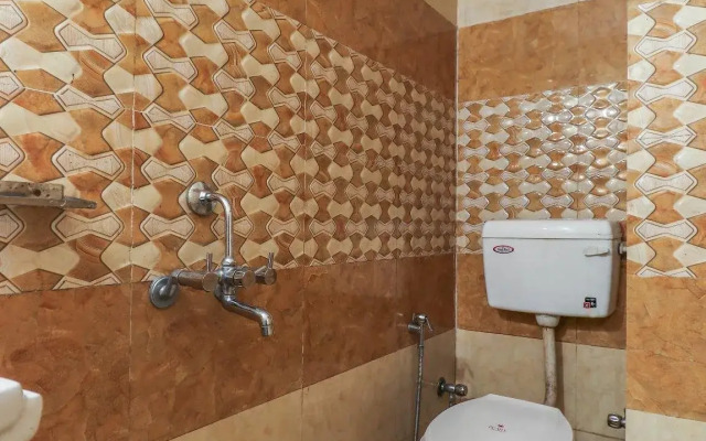 OYO 1818 Hotel Central