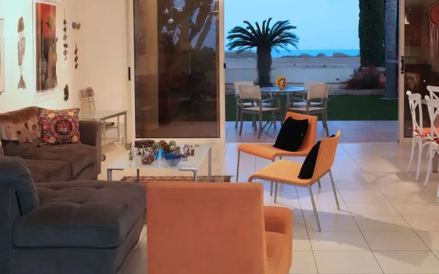 Larnaca Chelidonia Seafront Villa