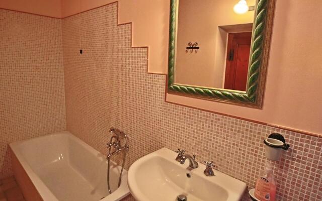 Holiday Home in Serrungarina Near the Lake