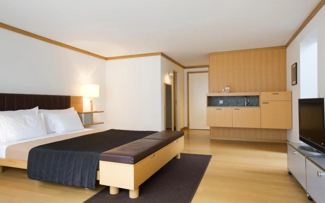 The Omnia