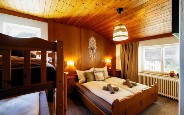 PineTree Lodge