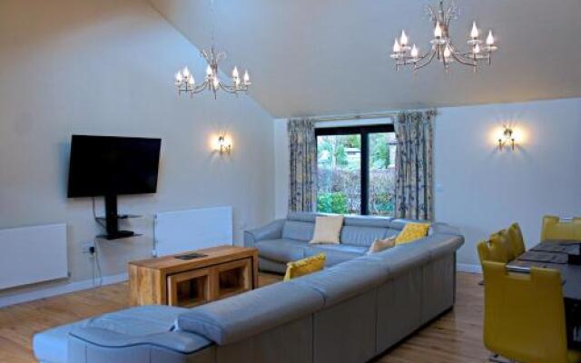 Hillside Lodge; Tor Farm