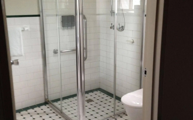 Francis Phillip Motor Inn