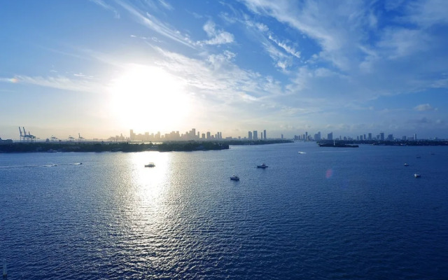 Miami World Rental - Mondrian 808