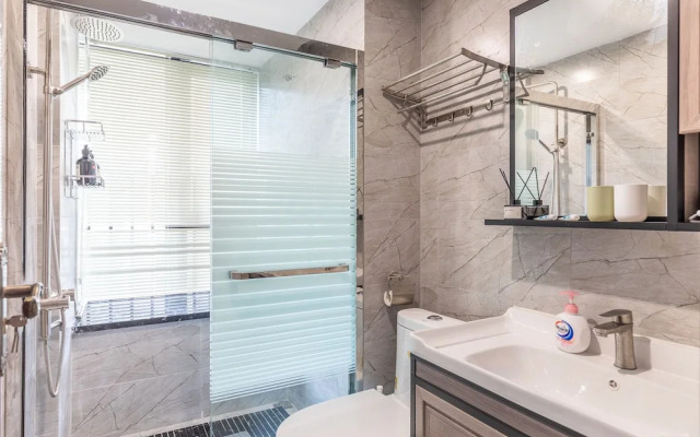 Locals Boutique Apartment WanzaiCEC No.5