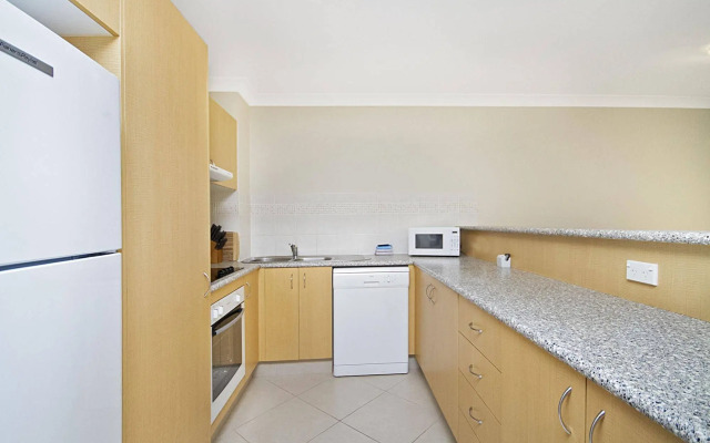 Golden Riviera Beach Resort