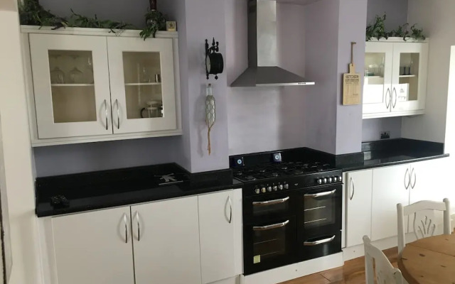 Churchendcottage-2br-sleeps4-petsok-parking