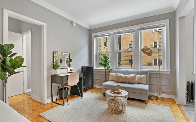 Minimalist Studio Apt in Edgewater