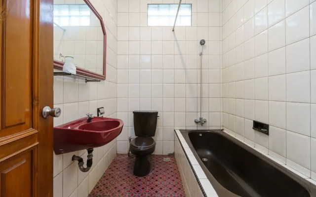 Wisma Jaya by RedDoorz