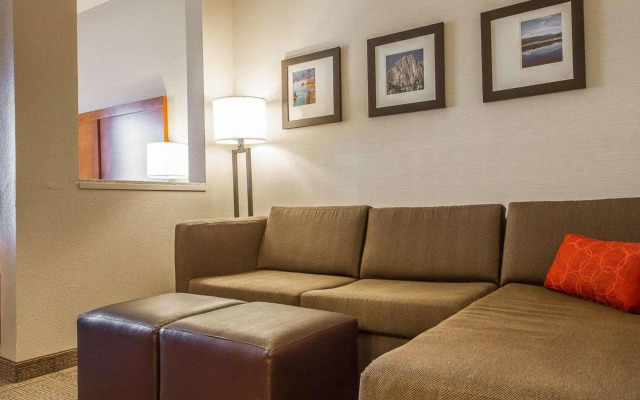 Comfort Suites Redding - Shasta Lake