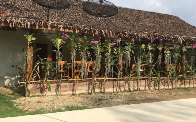 Pinthong Aonang Villa