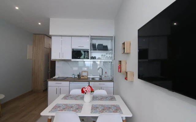 Lakones Deluxe Suites