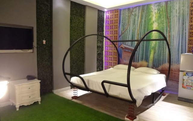 Love Point Hotel