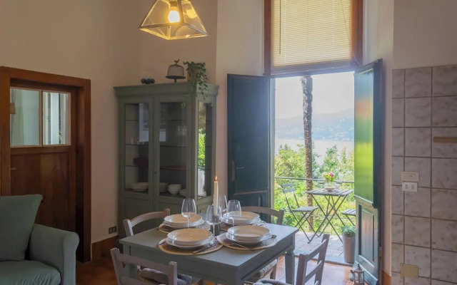Simon's Apartment With Amazing View by Rent all Como