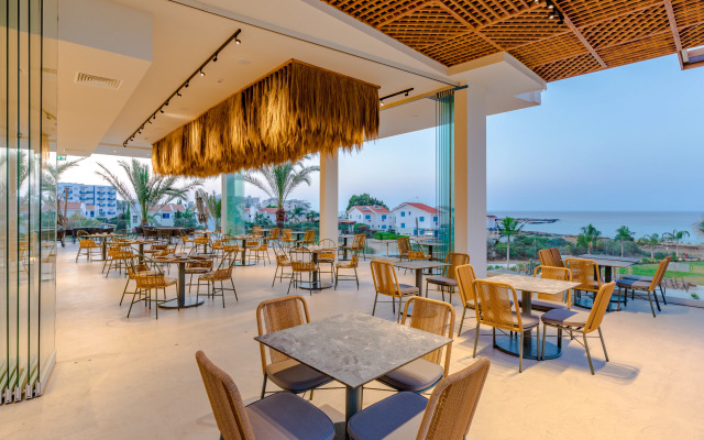 Cavo Zoe Seaside Hotel