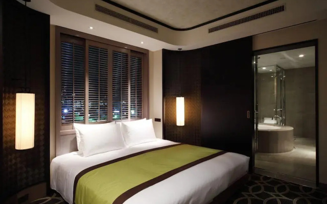 Oriental Hotel