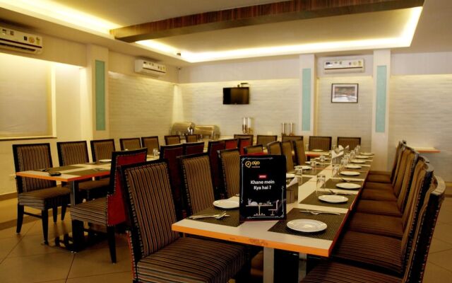 OYO 2244 Hotel Premiere Villa