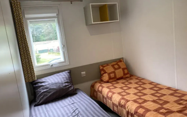 Neat Chalet With Microwave, Antwerp at 39 km
