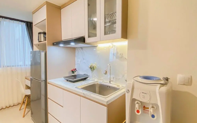 Simply Look Studio At Meikarta By Apartment Travelio
