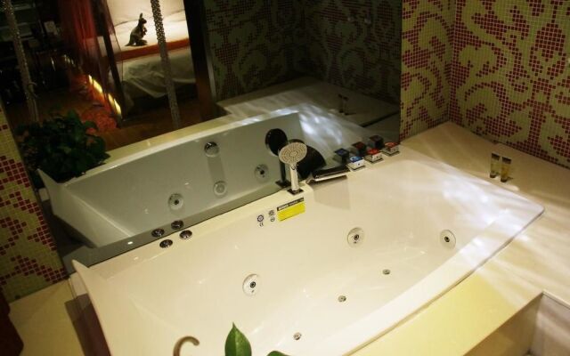 Ainors Hotel