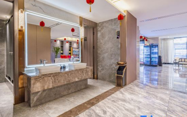 Qianhai Building Hotel (Xinjiang Museum Branch)