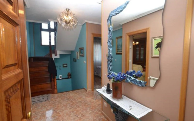 House - 4 Bedrooms - 107743