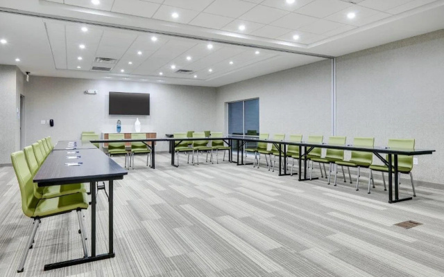 Holiday Inn Express Kermit by IHG