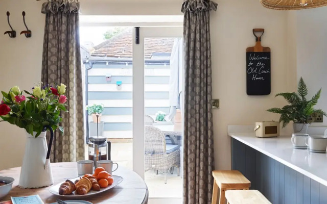 The Old Coach House - From 500 Per Night