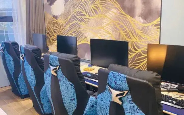 Luohe Pomegranate Electric Sports Hotel (Xintiandi Branch)