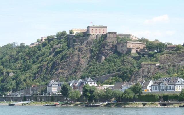 Mosel-Weinhotel-Steffensberg