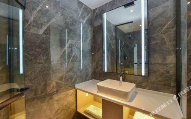 SanyI Hotel