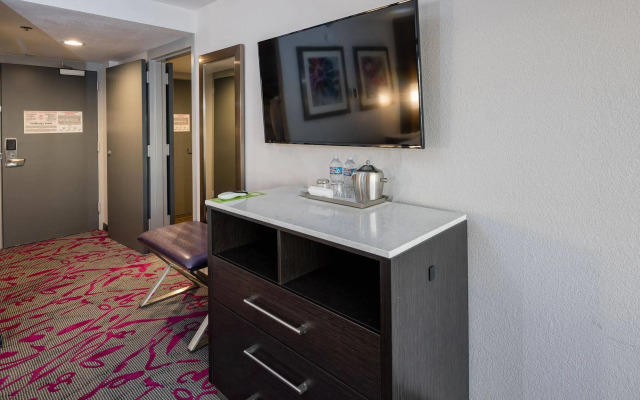 Radisson Hotel Oakland Airport