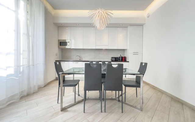 2A Tony Allard in Cannes