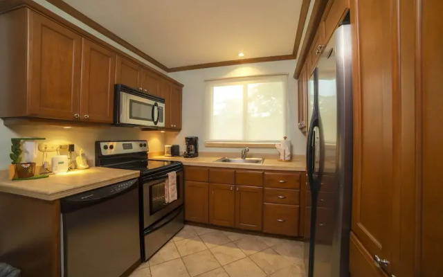 Veranda 3B 2 bedrs second floor by Stay in CR