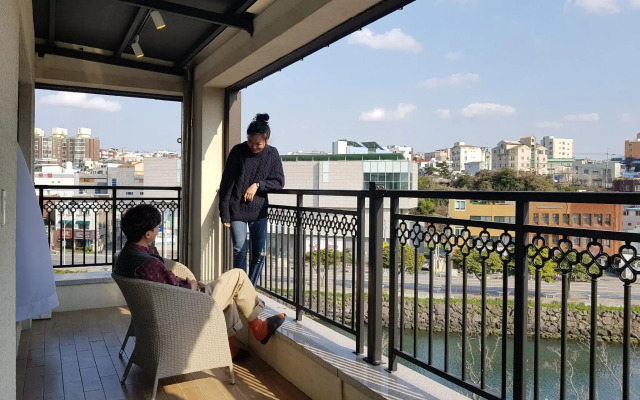 Bed Radio Dongmoon - Hostel