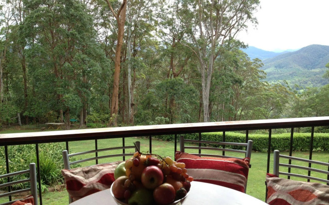 Mapleton Falls Accommodation