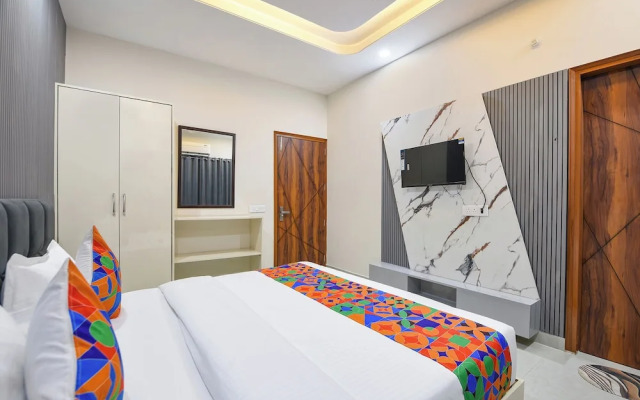 Fabhotel Regal