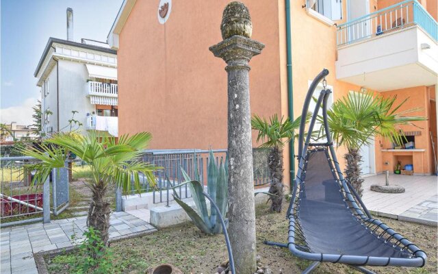 Beautiful Apartment in Jesolo With 2 Bedrooms, Wifi and Outdoor Swimming Pool