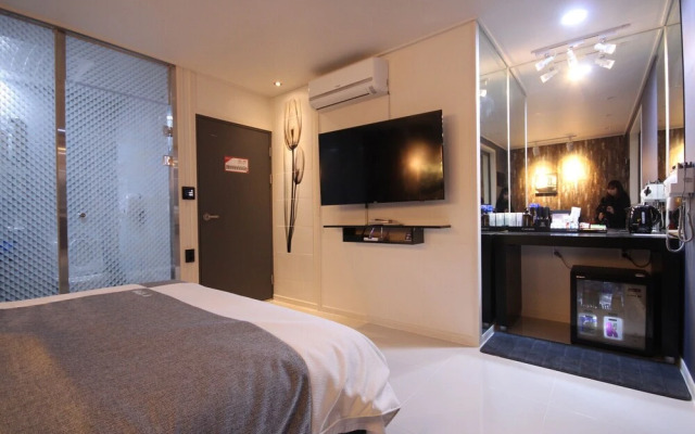 Geoje Island Sadeung K Self Check-in Motel
