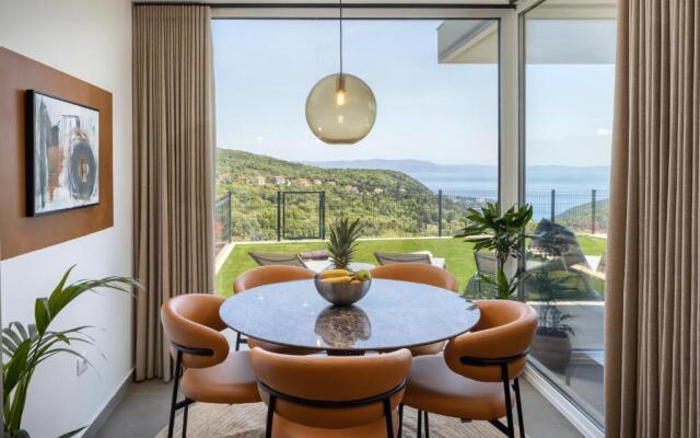 Royal Hilltop Residence