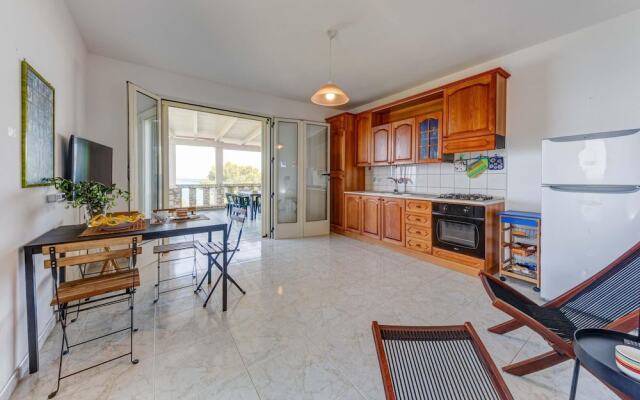 And001 in Andrano With 4 Bedrooms and 2 Bathrooms