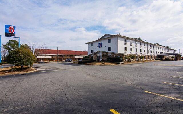 Motel 6 Little Rock, AR - South