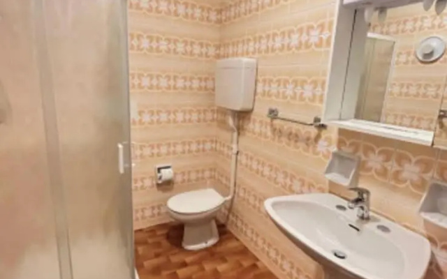 Sunny Terraced Apartment in Lignano