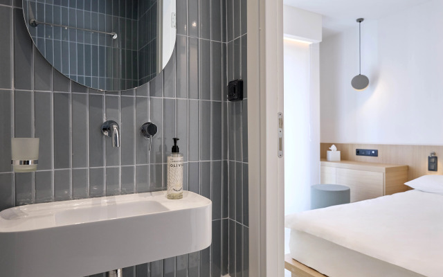 Twinn Downtown Piraeus