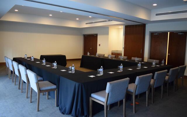 Hampton Inn & Suites by Hilton Los Cabos